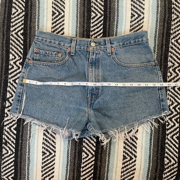 Vintage Levi’s cut off denim shorts - Picture 3 of 6